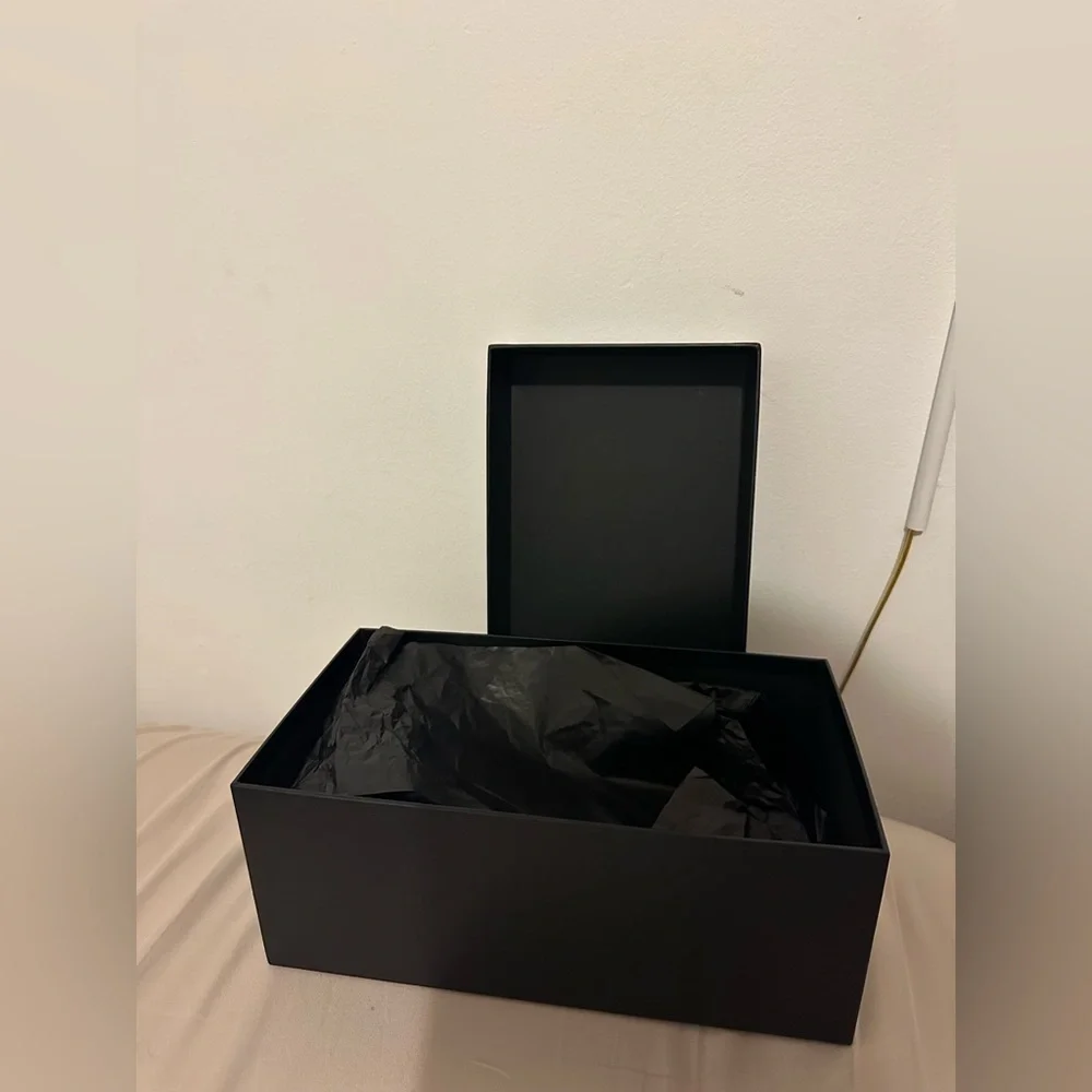Saint Laurent Box L 12 1/2' W 7' H 5' - Picture 5 of 5